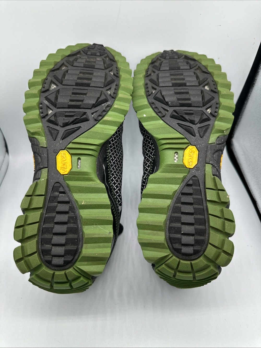 Saucony Men’s Black & Green Razor Trail Shoes with Ankle Strap - Picture 4 of 8